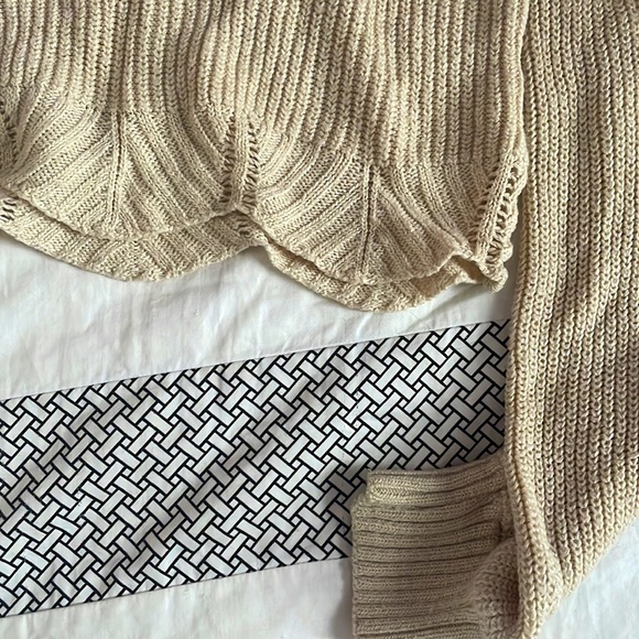 beige cropped sweater - Picture 2 of 3
